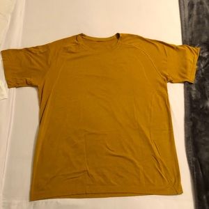 Men’s Lululemon t-shirt